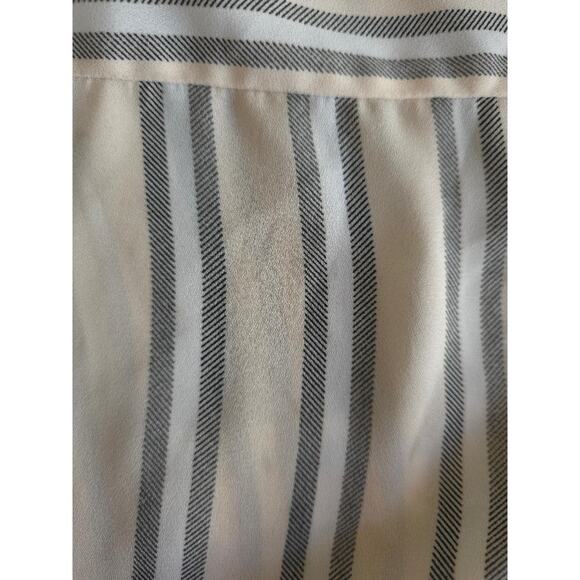 Express Striped Zip-Front Blouse – Cream & Charcoal Vertical Stripe (Size XL) - Picture 5 of 7